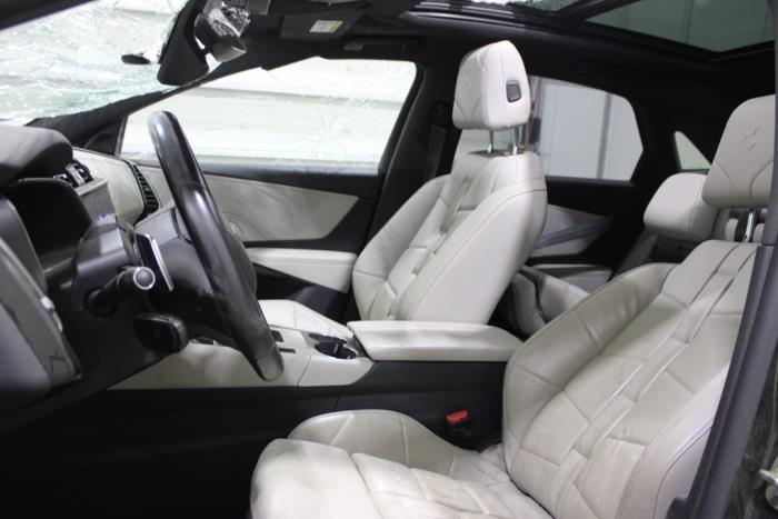 DS Automobiles DS7 Crossback V5667