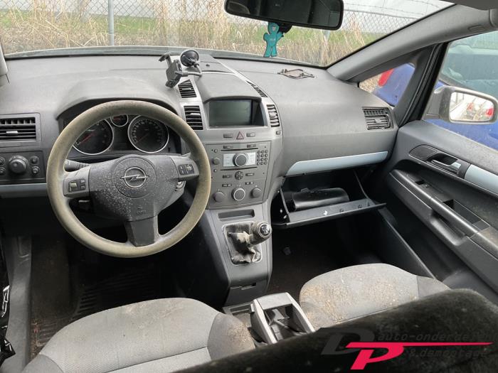 Opel Zafira 2.2 16V Direct Ecotec Sloopvoertuig (2006, Grijs)