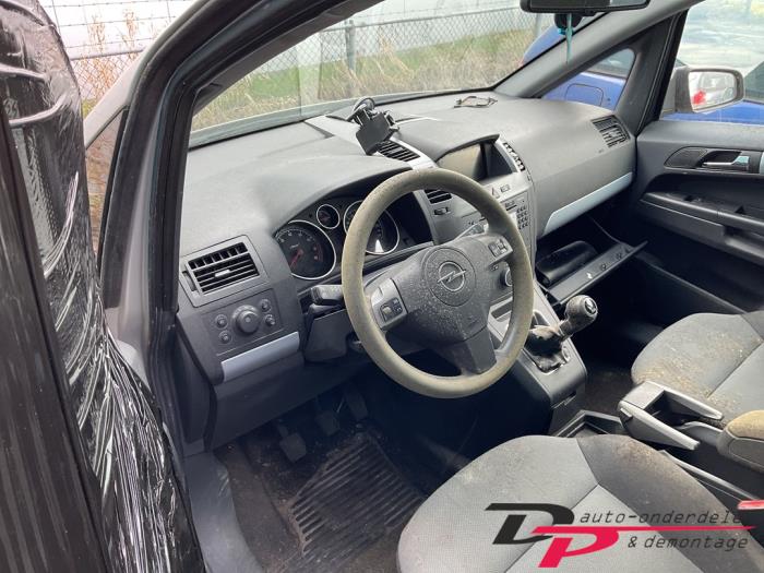 Opel Zafira 2.2 16V Direct Ecotec Sloopvoertuig (2006, Grijs)