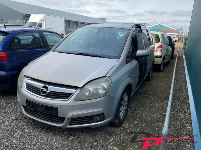 Opel Zafira 2.2 16V Direct Ecotec Sloopvoertuig (2006, Grijs)