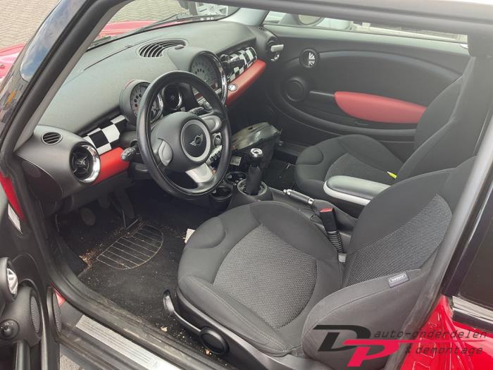 Mini Mini 1.6 16V Cooper Sloopvoertuig (2007, Rood)