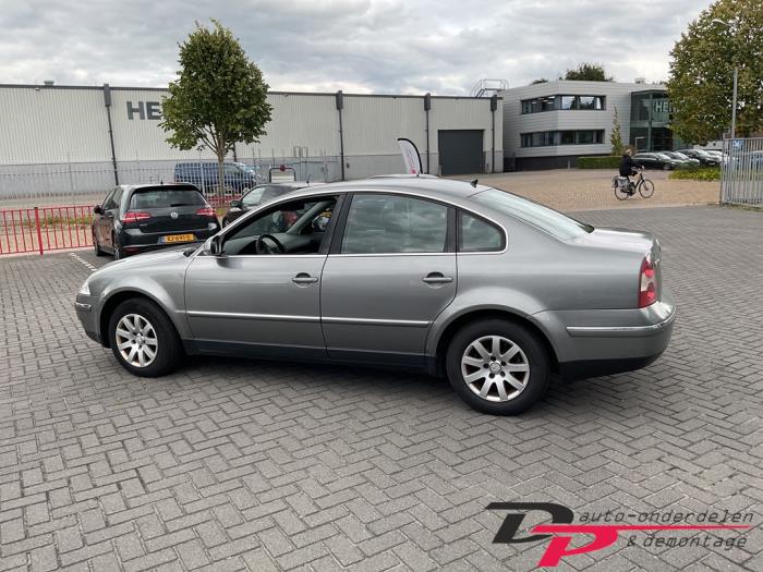 Volkswagen Passat 1.6 Sloopvoertuig (2004, Grijs)