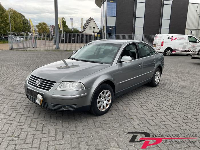 Volkswagen Passat 1.6 Sloopvoertuig (2004, Grijs)