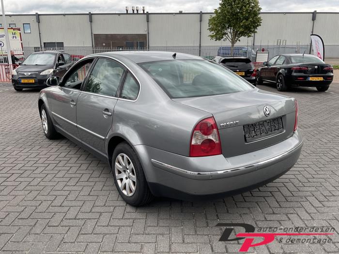 Volkswagen Passat 1.6 Sloopvoertuig (2004, Grijs)