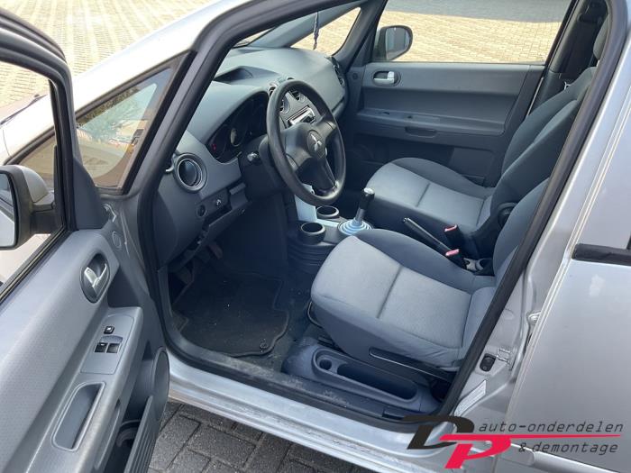 Mitsubishi Colt 1.3 16V Sloopvoertuig (2007, Grijs)
