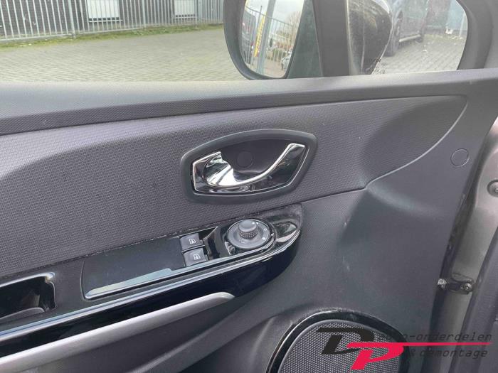 Renault Clio IV 0.9 Energy TCE 90 12V Sloopvoertuig (2014, Grijs)