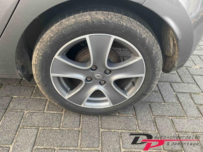 Renault Clio IV 0.9 Energy TCE 90 12V Sloopvoertuig (2014, Grijs)