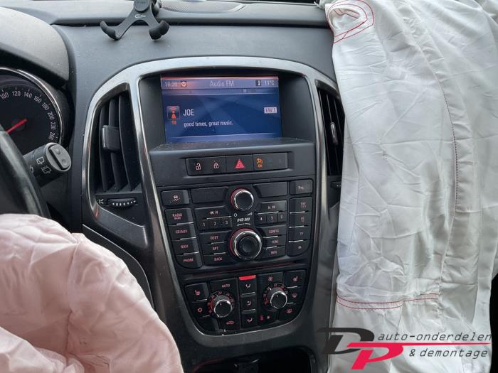 Opel Astra J Sports Tourer 1.4 16V ecoFLEX Sloopvoertuig (2011, Grijs)