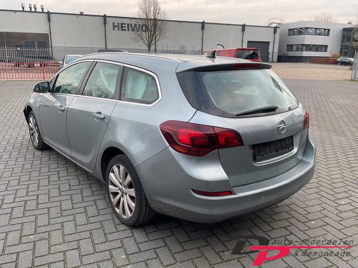 Opel Astra J Sports Tourer 1.4 16V ecoFLEX Sloopvoertuig (2011, Grijs)