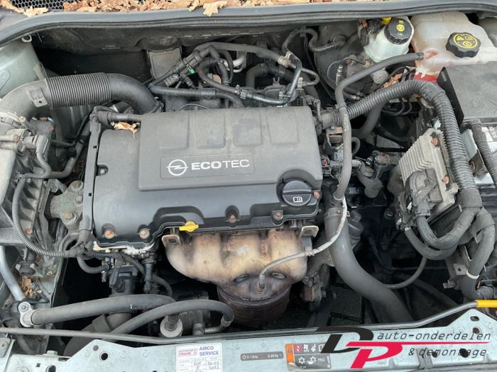 Opel Astra J Sports Tourer 1.4 16V ecoFLEX Sloopvoertuig (2011, Grijs)