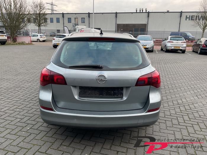 Opel Astra J Sports Tourer 1.4 16V ecoFLEX Sloopvoertuig (2011, Grijs)
