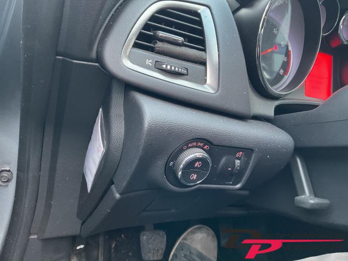 Opel Astra J Sports Tourer 1.4 16V ecoFLEX Sloopvoertuig (2011, Grijs)