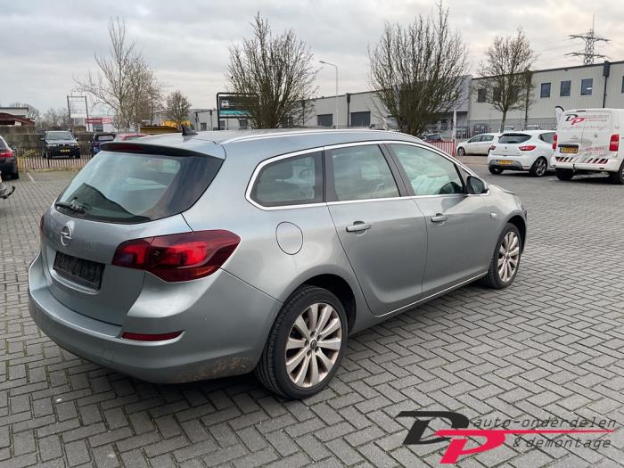 Opel Astra J Sports Tourer 1.4 16V ecoFLEX Sloopvoertuig (2011, Grijs)