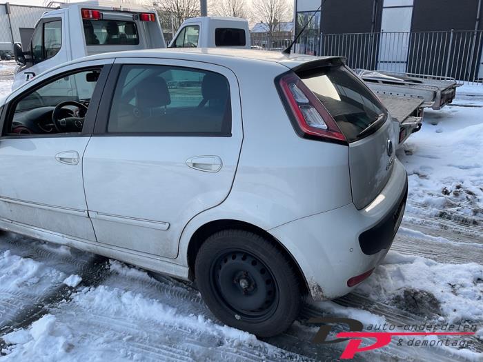 Fiat Punto Evo 1.3 JTD Multijet 85 16V Euro 5 Sloopvoertuig (2011, Wit)