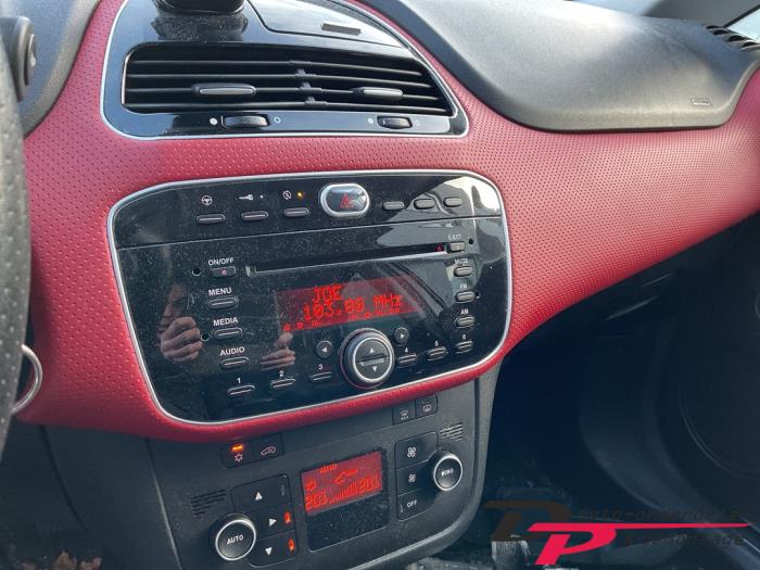 Fiat Punto Evo 1.3 JTD Multijet 85 16V Euro 5 Sloopvoertuig (2011, Wit)