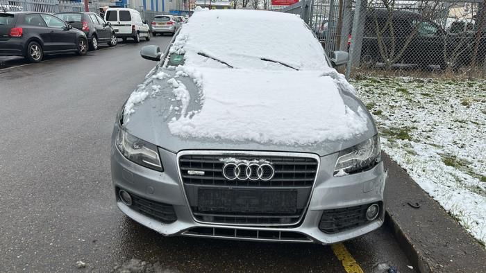 Audi A4 2.0 TDI 16V Quattro Sloopvoertuig (2011, Grijs)
