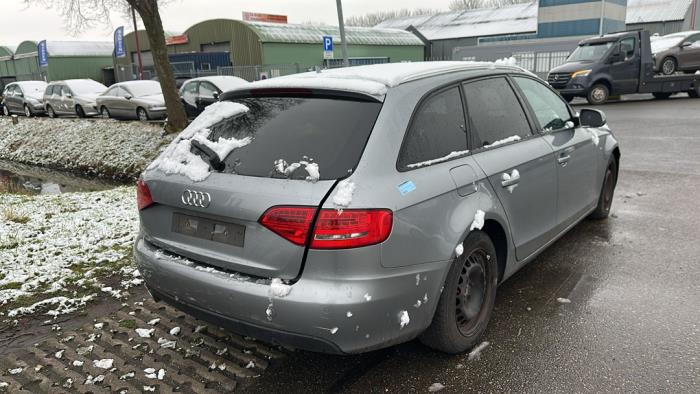 Audi A4 2.0 TDI 16V Quattro Sloopvoertuig (2011, Grijs)