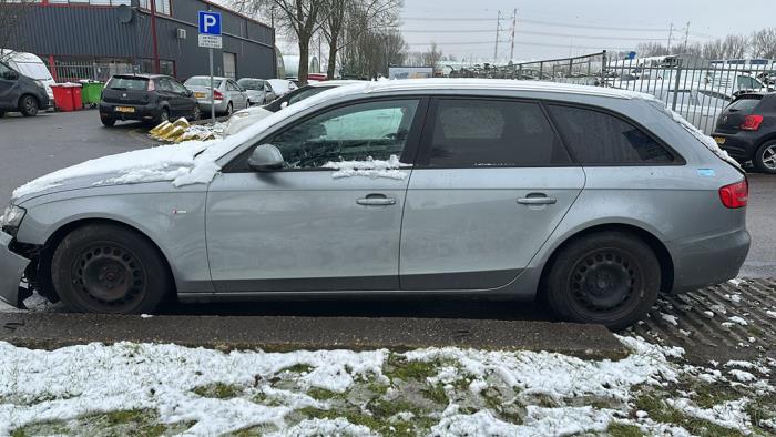 Audi A4 2.0 TDI 16V Quattro Sloopvoertuig (2011, Grijs)