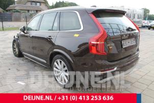 Volvo XC90 16-
