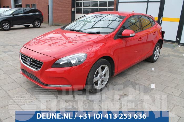 Volvo V40 Kleppendeksel O12925 Donorvoertuig