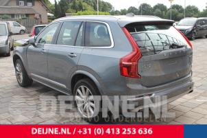 Volvo XC90 16-