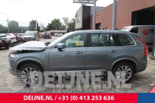 Volvo XC90 16-