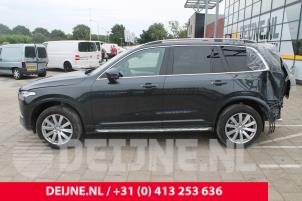 Volvo XC90 16-