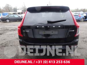 Volvo XC90 16-