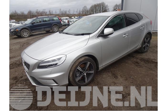 Volvo V40 Seitenschürze links O27441 Spenderfahrzeug