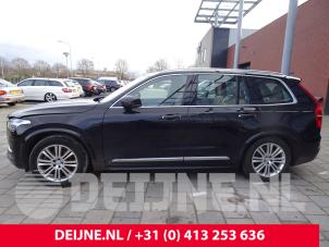 Volvo XC90 16-