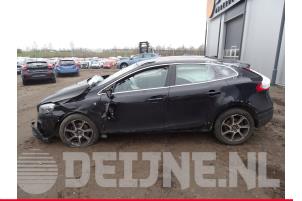 Volvo V40 12-