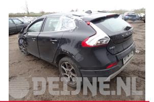 Volvo V40 12-