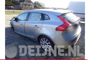 Volvo V40 12-
