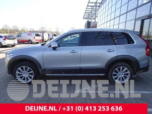 Volvo XC90 16-