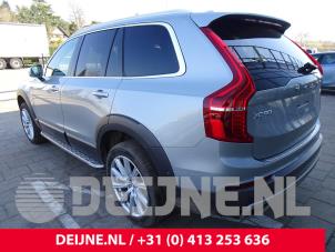Volvo XC90 16-