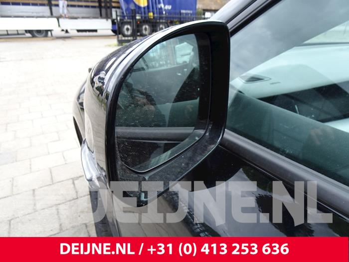 Volvo XC60 II 2.0 T5 16V AWD Sloopvoertuig (2019, Zwart)
