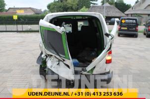 Volkswagen Caddy 04-