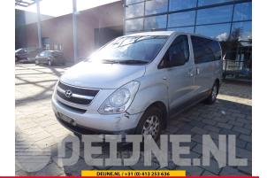 Hyundai H300 Draagarm onder links-voor O137950 Donorvoertuig