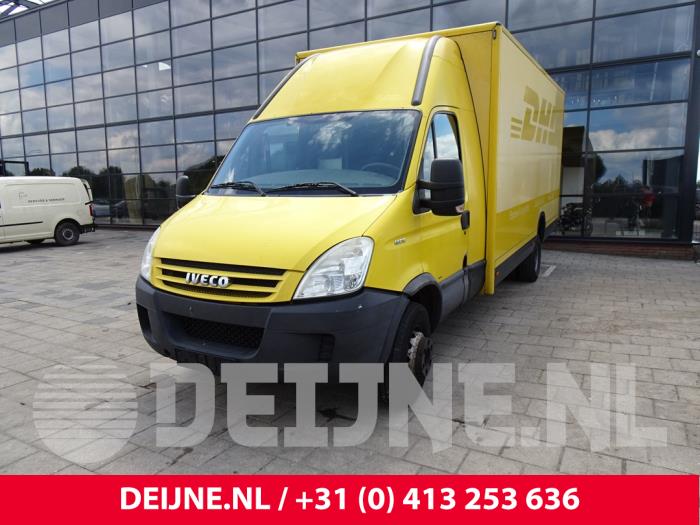 Iveco New Daily Treeplank achter O105645 Donorvoertuig