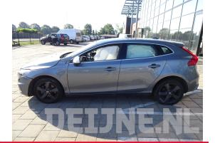 Volvo V40 12-
