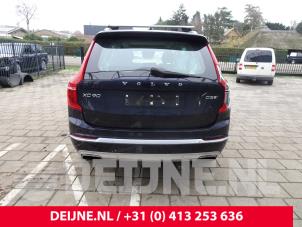 Volvo XC90 16-