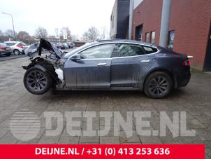 Tesla Model S 12-