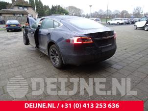 Tesla Model S 12-