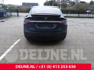 Tesla Model X 13-