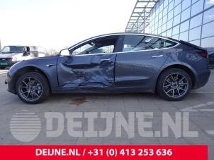 Tesla Model 3 17-