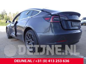 Tesla Model 3 17-
