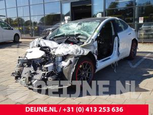 Tesla Model 3 Stoßdämpfer rechts hinten O108429 Spenderfahrzeug