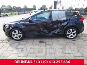 Volvo V40 12-