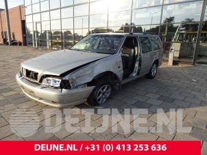 Volvo V70 Draagarm onder rechts-voor O225114 Donorvoertuig