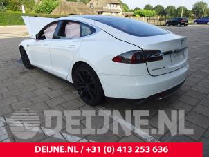 Tesla Model S 12-